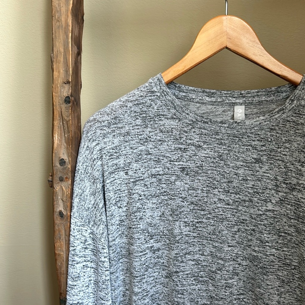 Athleta Women's Light Weight Sweater Size XS - Picture 2 of 7